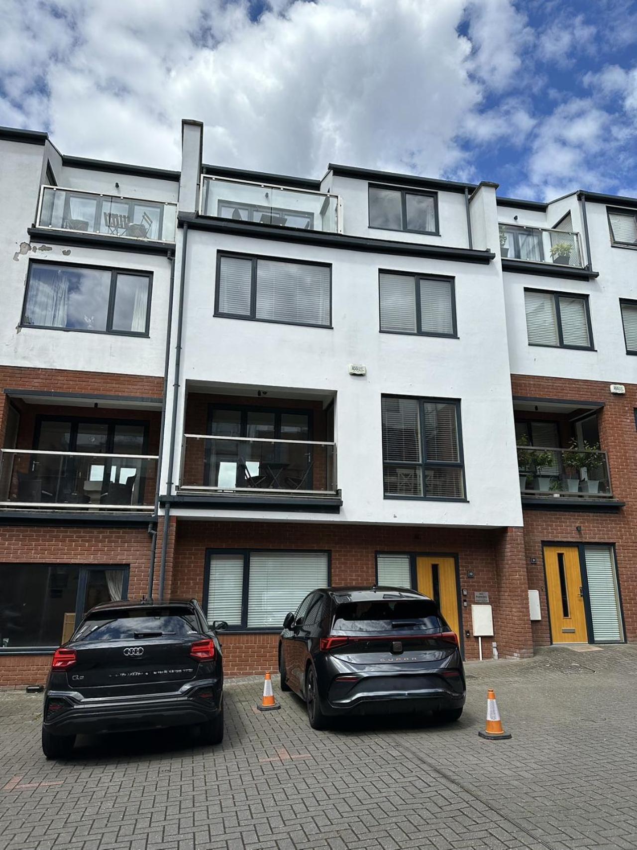 Spacious 4Br 4Ba Gated Townhouse With Balconies, Central Jq Birmingham Bagian luar foto