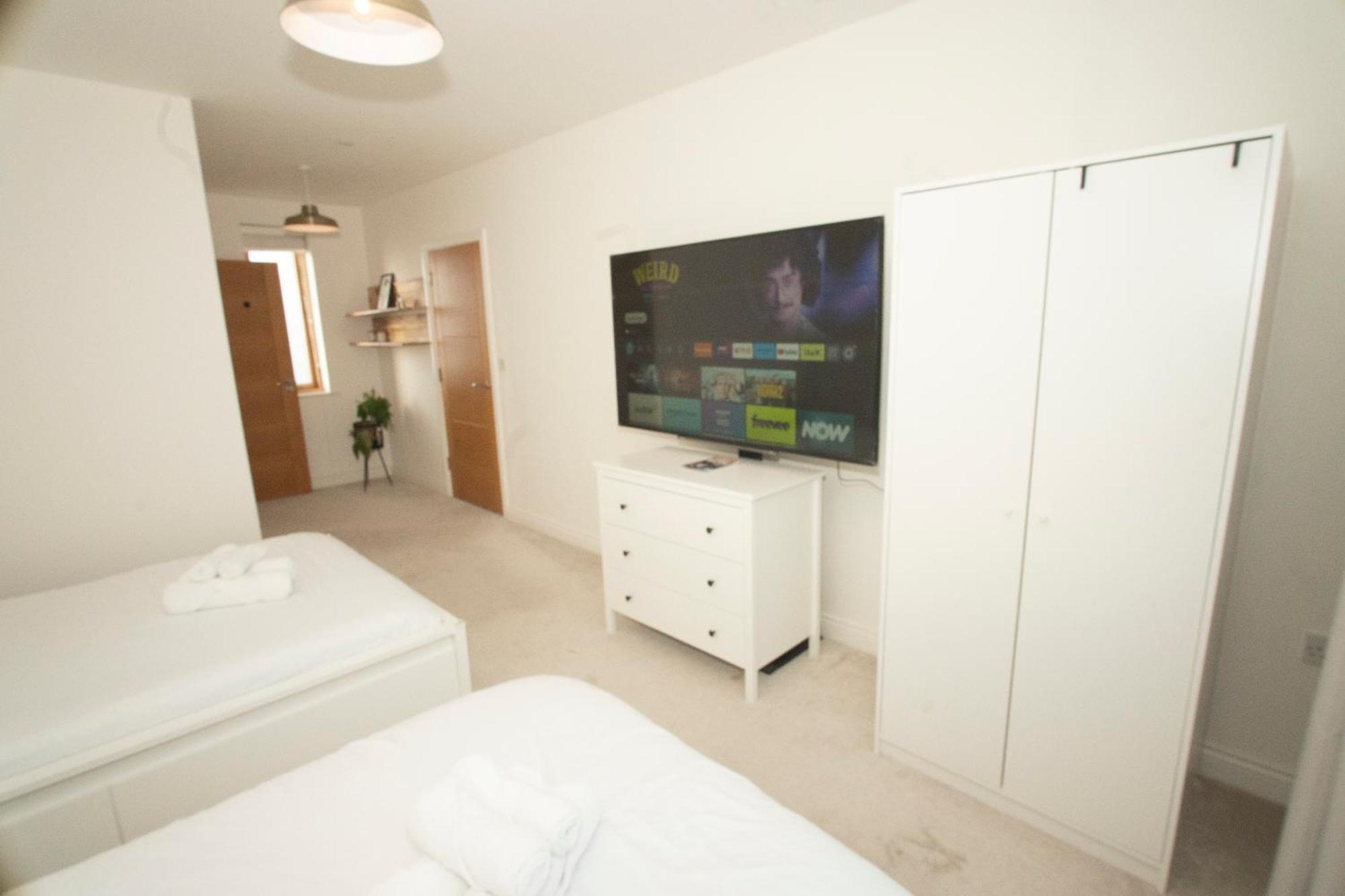 Spacious 4Br 4Ba Gated Townhouse With Balconies, Central Jq Birmingham Bagian luar foto