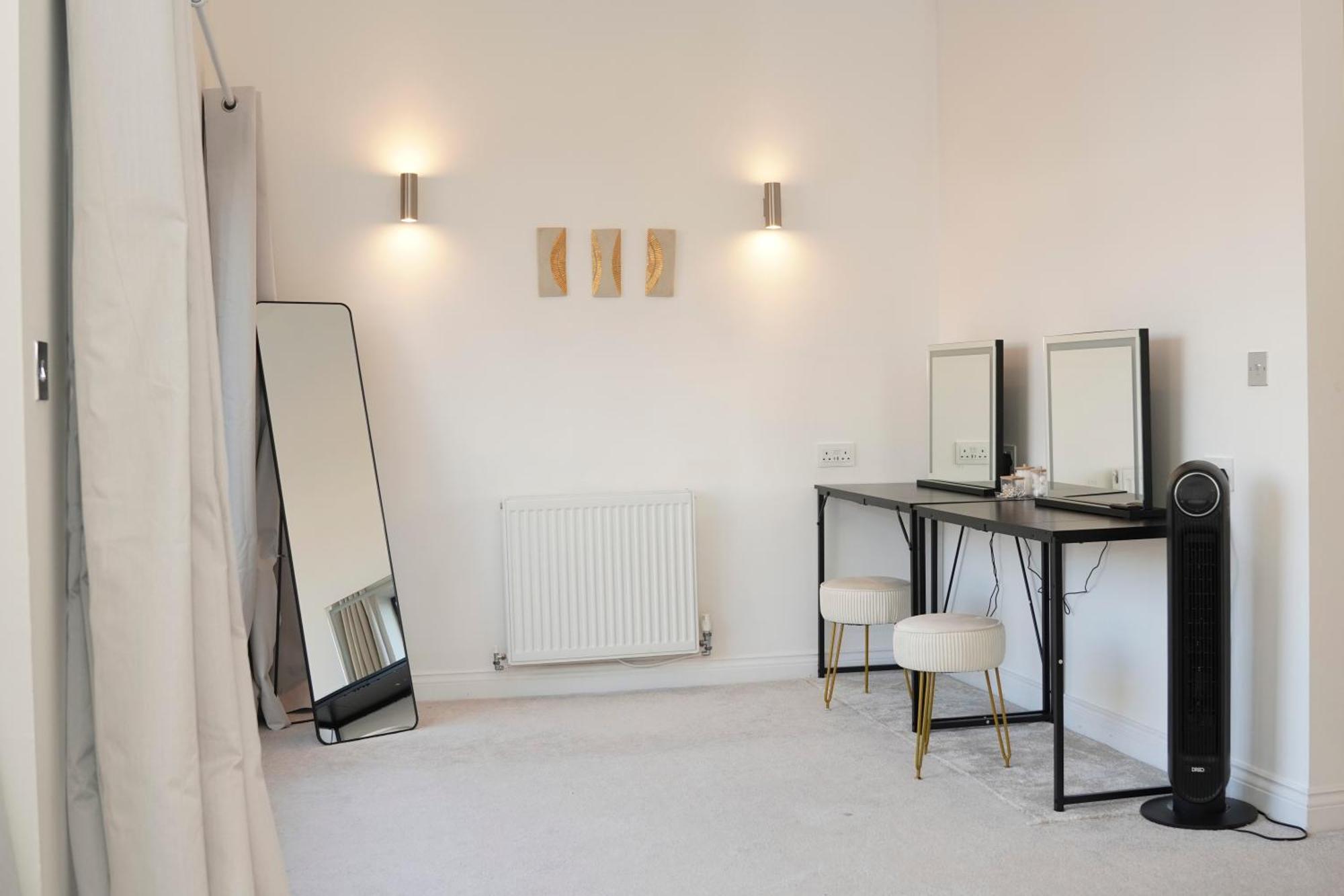 Spacious 4Br 4Ba Gated Townhouse With Balconies, Central Jq Birmingham Bagian luar foto